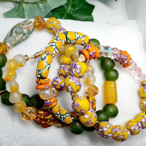 New handmade bracelets - Picture 2 of 2